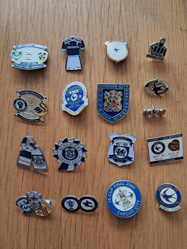Cardiff city football set - cardiff, of
