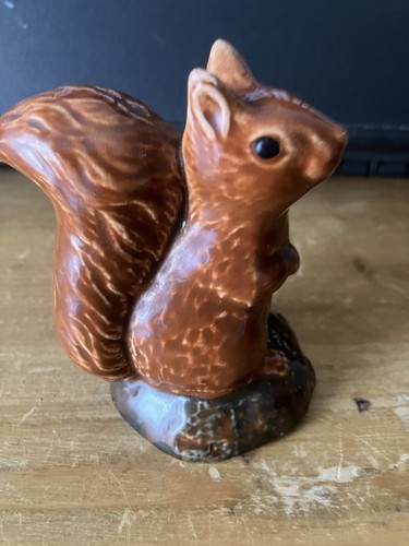 Beswick red squirell beneagles - red,