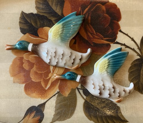Flying ducks vintage retro - flying,