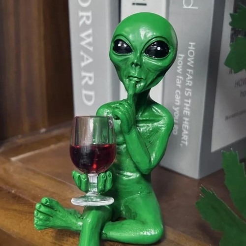 Alien wine drinking statue - alien,