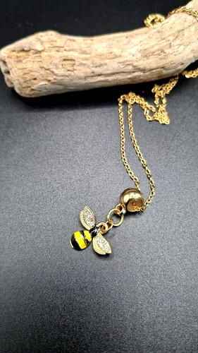 Bumble bee charm pendant - pendant, gold