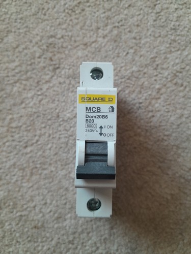 Square dom20b6 20 amp - square, d