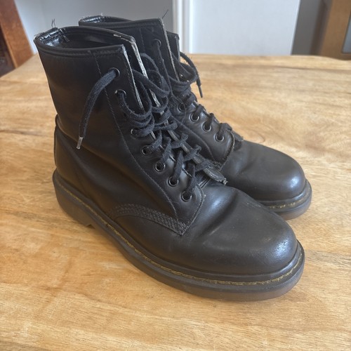 Martens boots size 6 - dr,