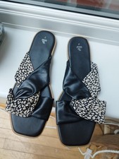 Ladies Tu Sandals Size 7