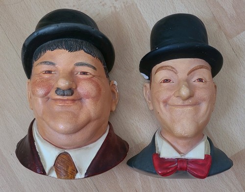 Pair vintage laurel and - pair,