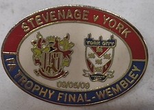 Stevenage v York 2009 FA Trophy Final Wembley    Vintage Metal Football  Badge