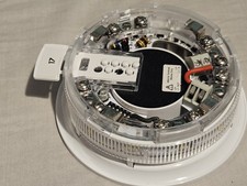 Apollo Discovery Sounder VAD Base XP95 45681-700 With Isolator White Flash