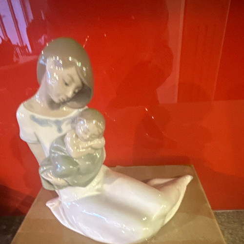 Nao mother baby figurine - mother,