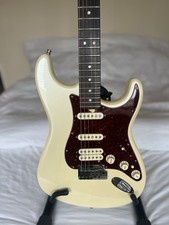 Fender USA Deluxe Stratocaster Electric Guitar Olympic Pearl with Case