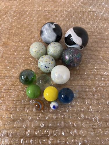 Large medium sized vintage - &,