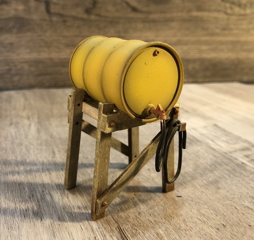 Scale oil drum - f,