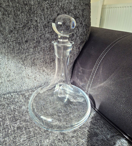 Clear glass decanter with - glass,