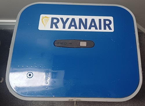 Ryanair boeing 737 forward - ryanair,