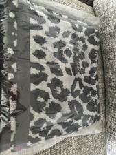 Villafelpos Black Grey Leopard