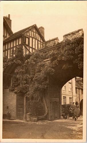 Priory gate winchester - priory,
