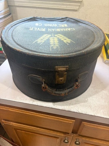 Vintage leather hat box case - box,