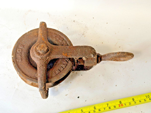 Vintage cast iron ton - cast, 3