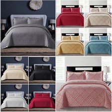 Feels like cotton bedspread - feels,