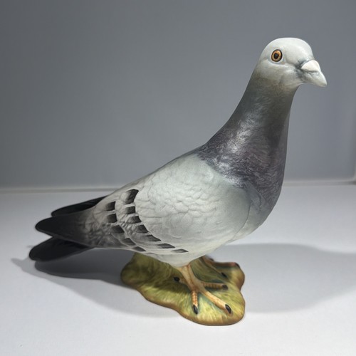 Beswick pigeon model - pigeon,