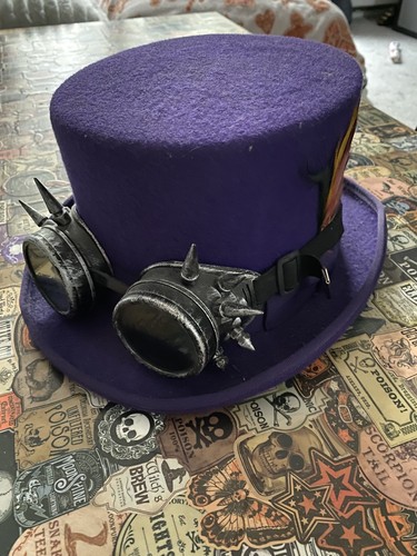 Purple top hat - ,