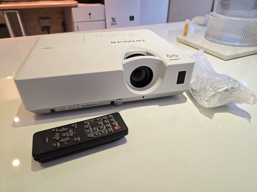 Hitachi ex251n 2700 lumens - cp-ex251n,