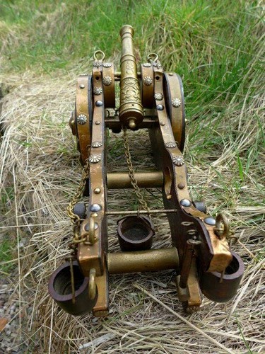 Vintage wooden brass model - vintage,