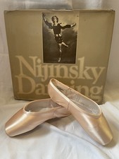 Gaynor Minden Ballet Pointe shoes Sculpted fit size 7.5 Suede tips wide 4 box