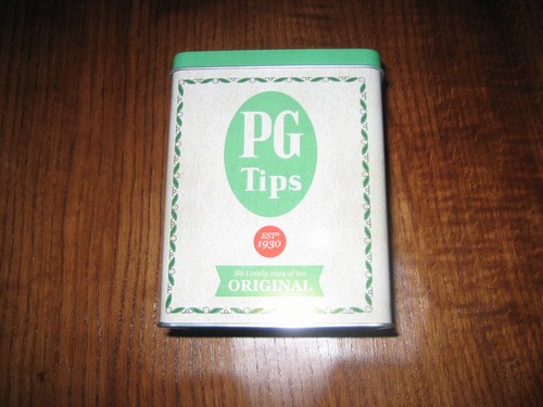 Brooke bond tips tea tin - bond, pg