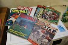 CHARLES BUCHAN'S Football Monthly & Raich Carters Vintage Football magazines (9)