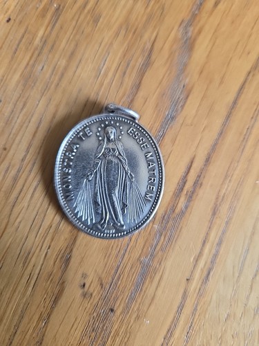 Religious medallion