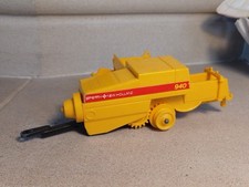 Vintage 1978 Britains Farm Toys NEW HOLLAND HAY BALER. Needs A Tyre Otherwise Ok
