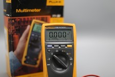 Fluke 77 IV 1000V Digital Multimeter