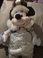 Minnie Mouse RETIRED Queen