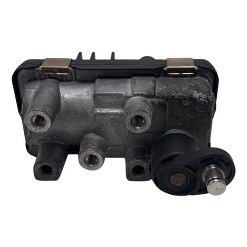 Jaguar pace turbo - turbo, actuator