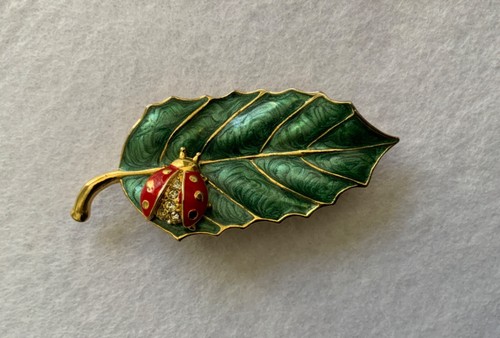 Avon brooch rare signed - signed, sp