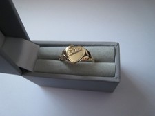 Small 9ct gold signet ring hallmarked size I-J