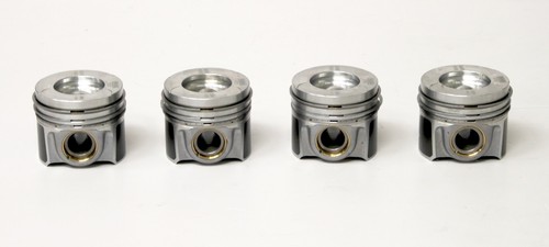 Set pistons for ford 2 - of, 4