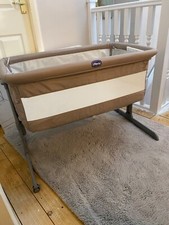 Chicco Next2Me Original Side Sleeping Crib in Sand