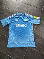 Newcastle United Goalkeeper Shirt 25 26 Season