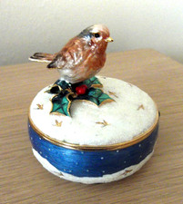 VINTAGE ROYAL MINT COUNTRY