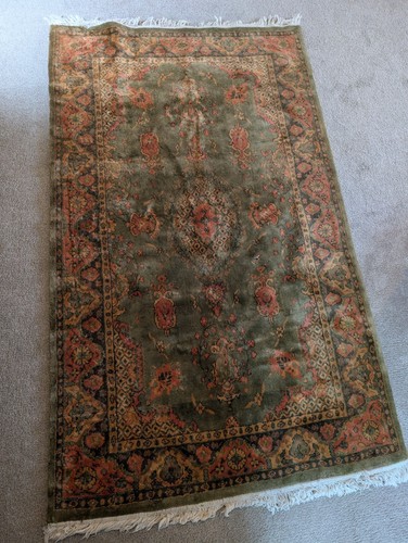 Hand tied rug knotted - hand,