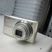 Nikon Coolpix S560 Digital