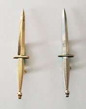 LARGE COMMANDO DAGGER BADGE - GOLD OR SILVER COLOURED METAL