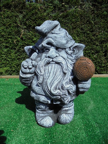 Gnome dwarf with hammer - gnome/dwarf,