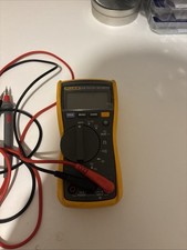 Fluke 115 True RMS Digital