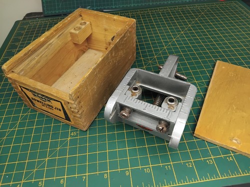 Vintage woden dowelling jig - woden,