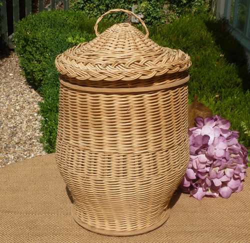 Vintage wicker basket with - , lid
