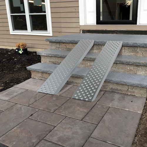 Heavy duty steel loading - ®,
