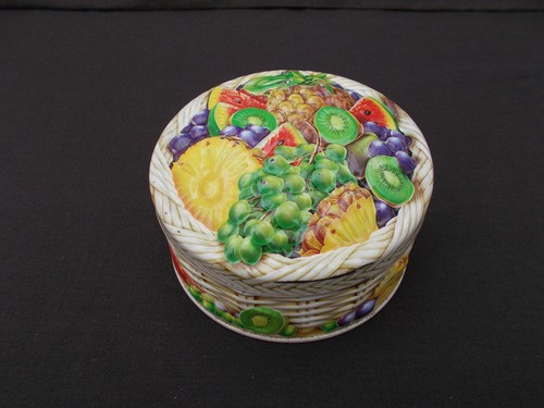 Vintage collectable empty tin - empty,