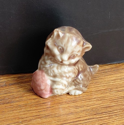 Wade whimsies porcelain kitten - porcelain,